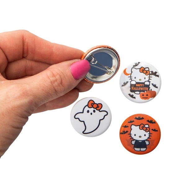 Hello Kitty Button Pin Set - Picture 3 of 3